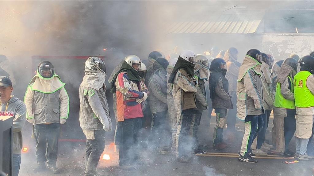 鹽水蜂炮登場!警祭「15 分鐘點炮令」 盯點炮防鬥毆