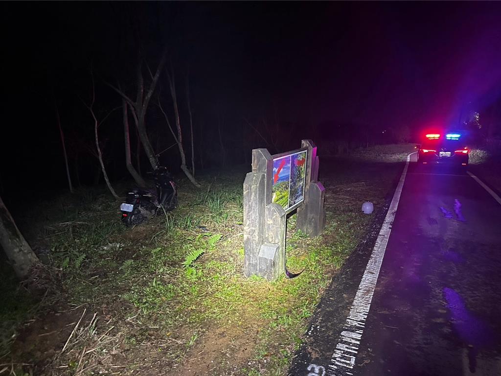新北婦深夜騎車上石門山區自摔身亡 夫:不知為何上山