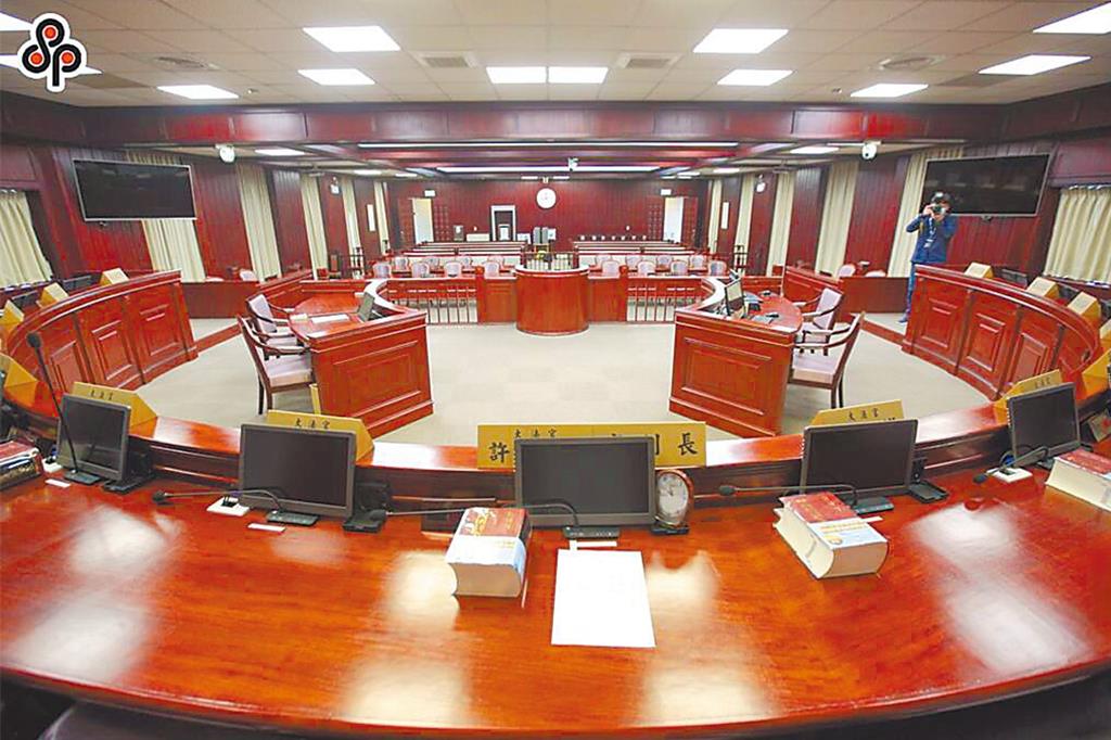 8位大法官首度合體!出席兒少性侵追訴期釋憲不公開說明會