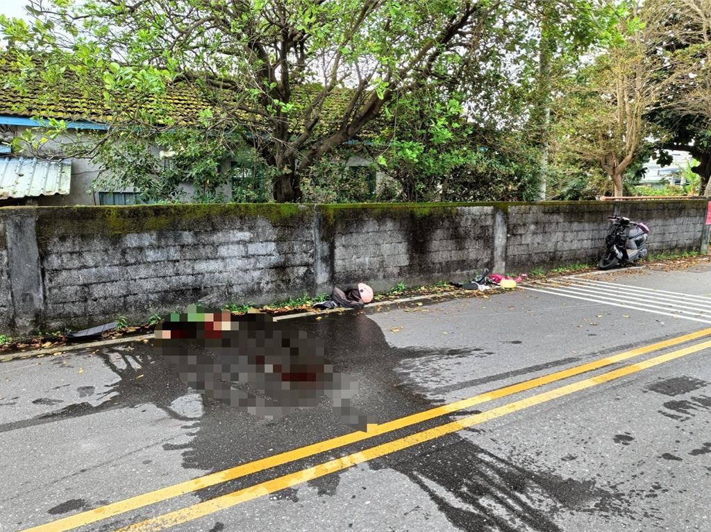 花蓮死亡車禍!貨車撞機車衝入田中 6旬女騎士傷重不治