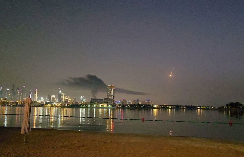 杜拜機場開了!阿聯酋航班離境 14萬人線上追蹤