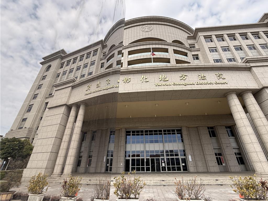 女童搭海牛車採蚵遇鹹豬手 母親拍下摸胸過程 色大叔判3月