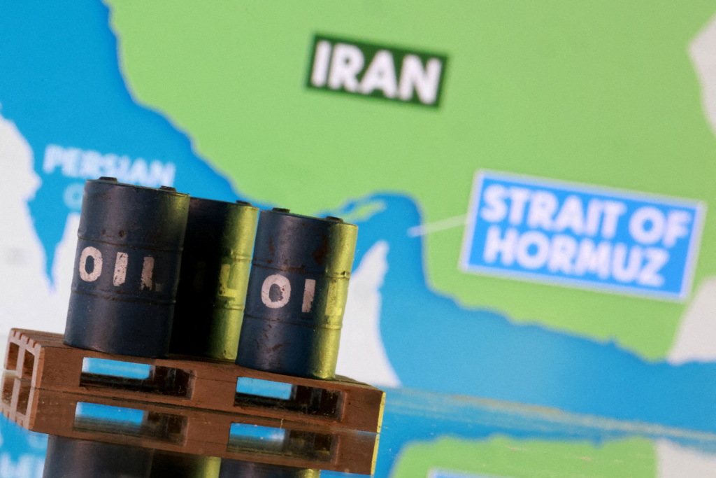 全球供應鏈危機!荷姆茲海峽禁航 超級油輪運費破紀錄