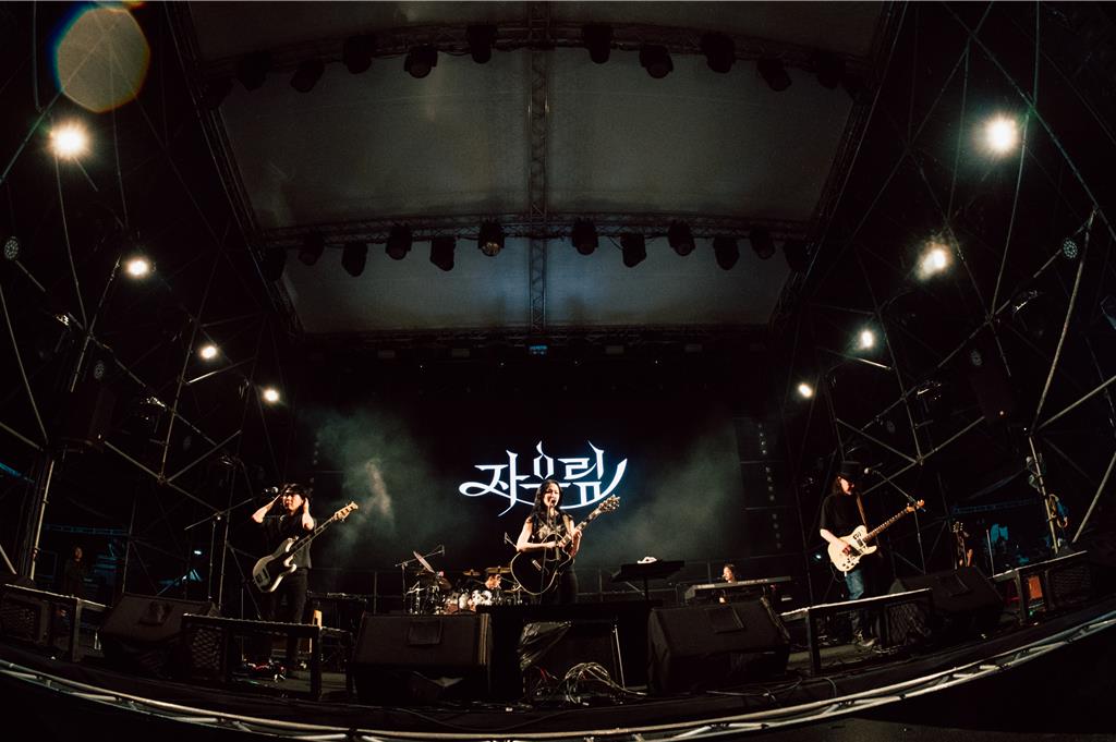 浮現祭破紀錄吸6萬人!紫雨林暌違23年登台感動喊:永遠不忘這晚