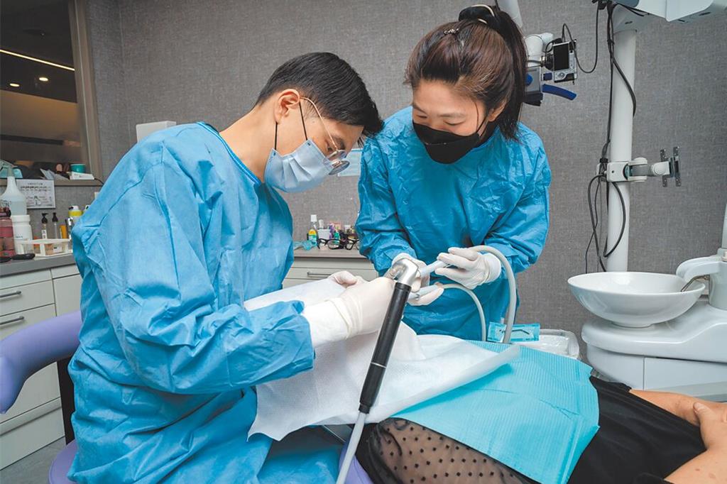 北市中低收入長者假牙補助 符合資格逾萬人卻不到千人申請