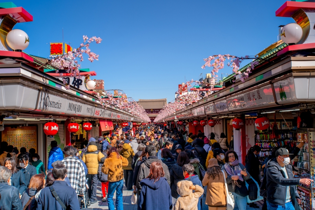 陸使館提醒:在日大陸公民防範日本「撞人族」