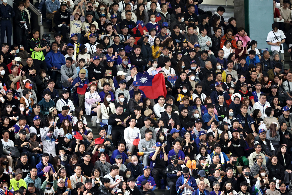 經典賽》台澳大戰湧40523人 張育成感謝球迷:聽到了