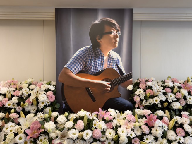 袁惟仁告別式遺照曝光！兒女現身前妻陸元琪未到場