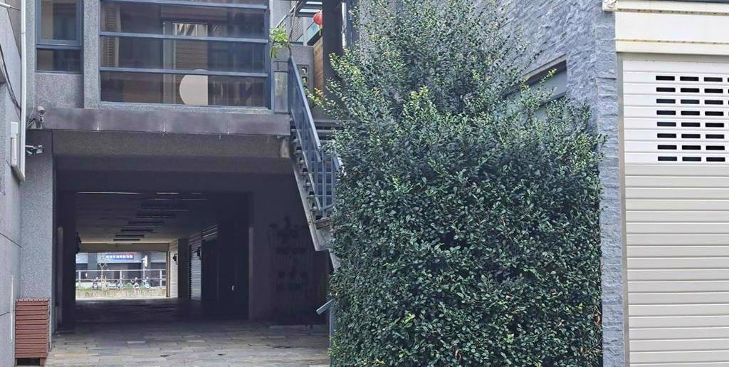 女兒到校撿廚餘求生…命案黑幕曝光!狠媽虐殺續押禁見