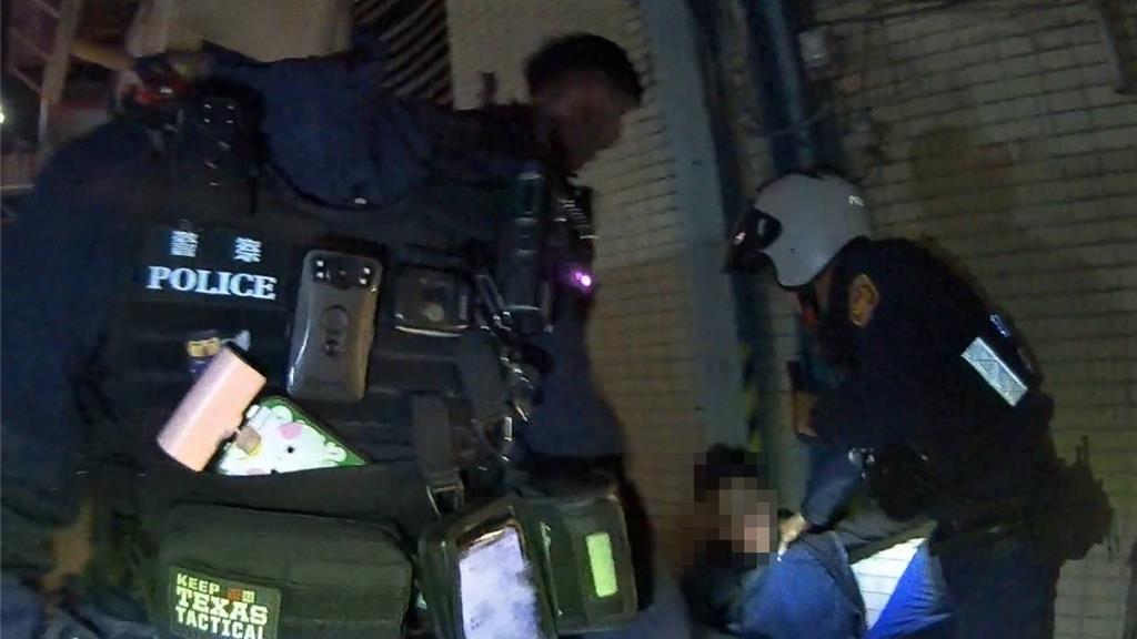 醉男踹車引衝突 桃警雷霆除暴逮17人送法辦