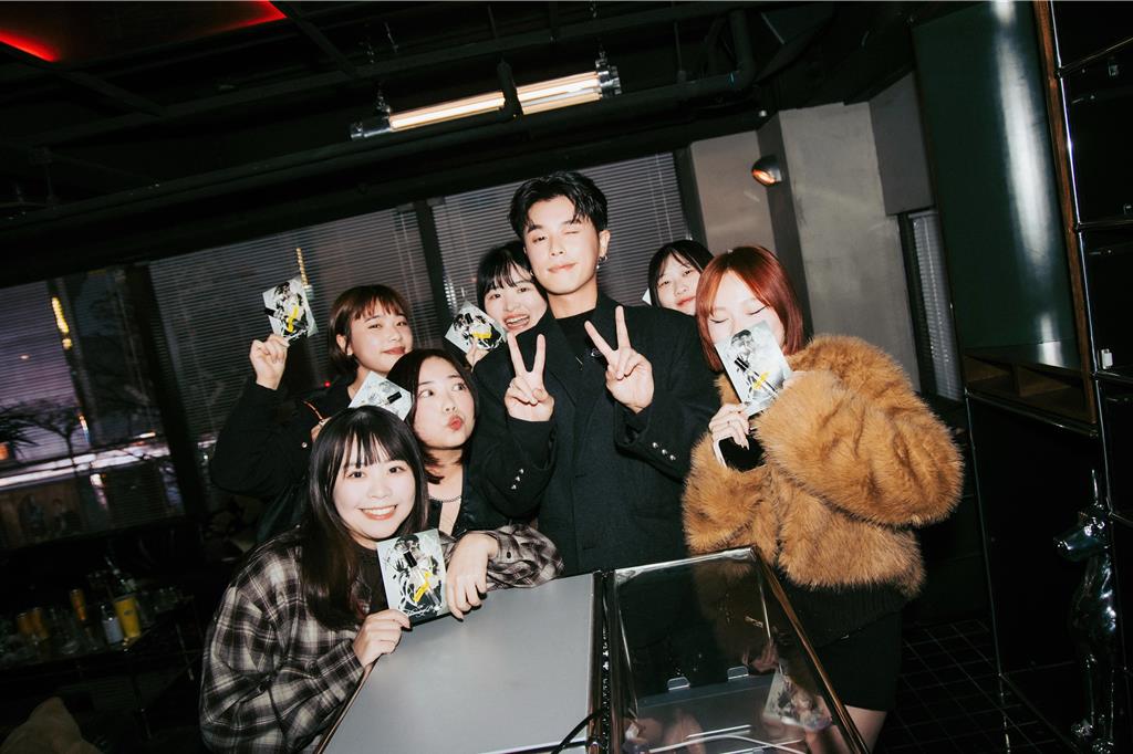 HowZ深夜降臨縱酒聖地 現場狂嗨粉絲險暴動