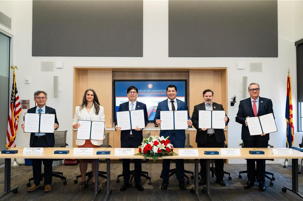 陳其邁率團訪亞利桑那「光學之谷」簽署六方半導體MOU