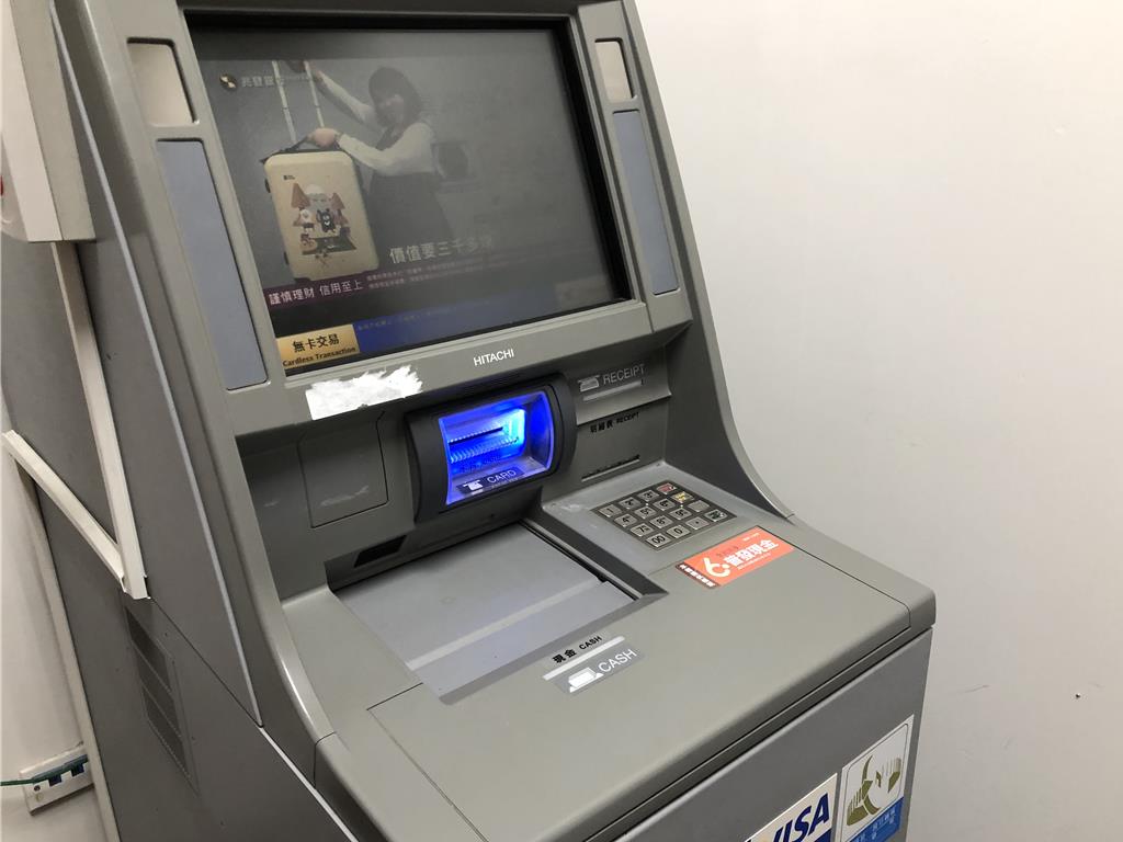 公股銀「AI辨識遮蔽」ATM年底達2成 估計約千台能防詐