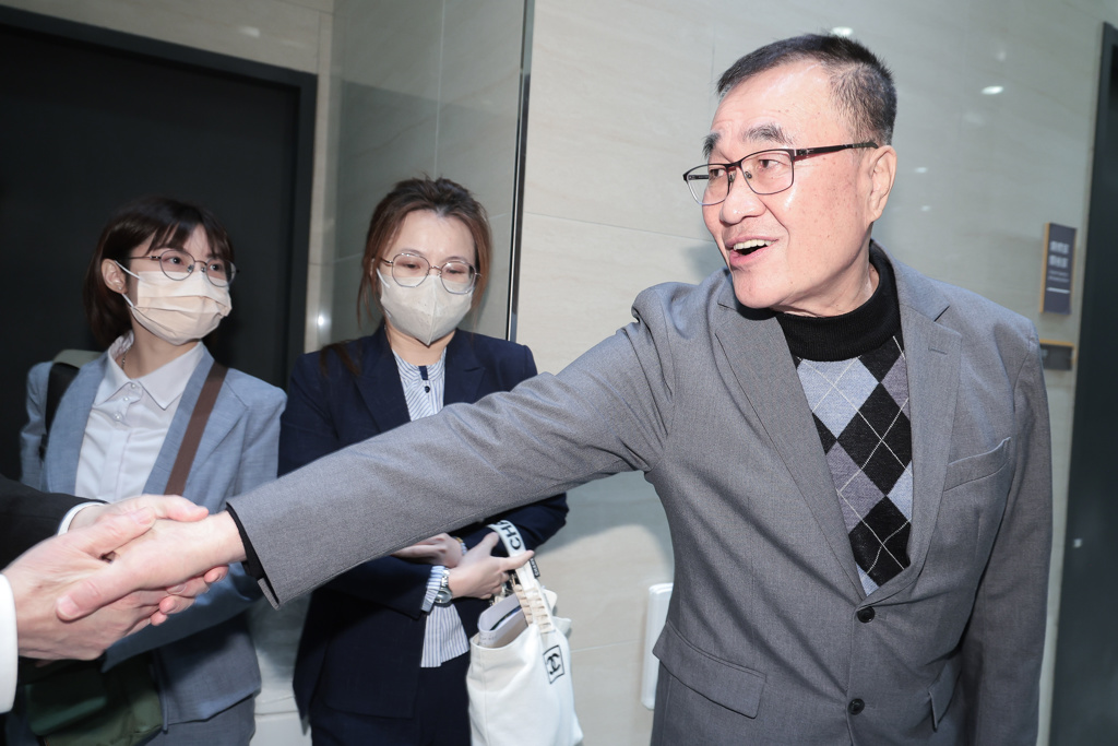 李四川徵召後首站赴泰山 笑稱拿錘子的「不會講話但會做事」