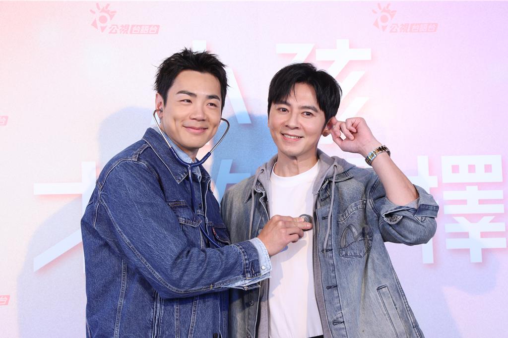 李國毅被「掰彎」談男男戀!禾浩辰羞曝自加戲和他裸睡跨年