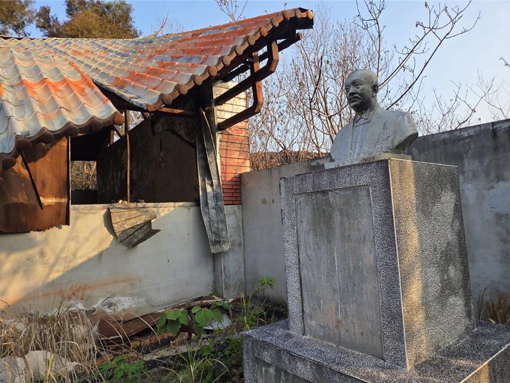 台中海線公墓火警 清水社口楊宅北棟移山保存文物遭火吻