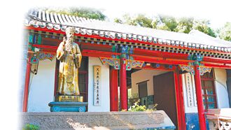 從利瑪竇到笛福